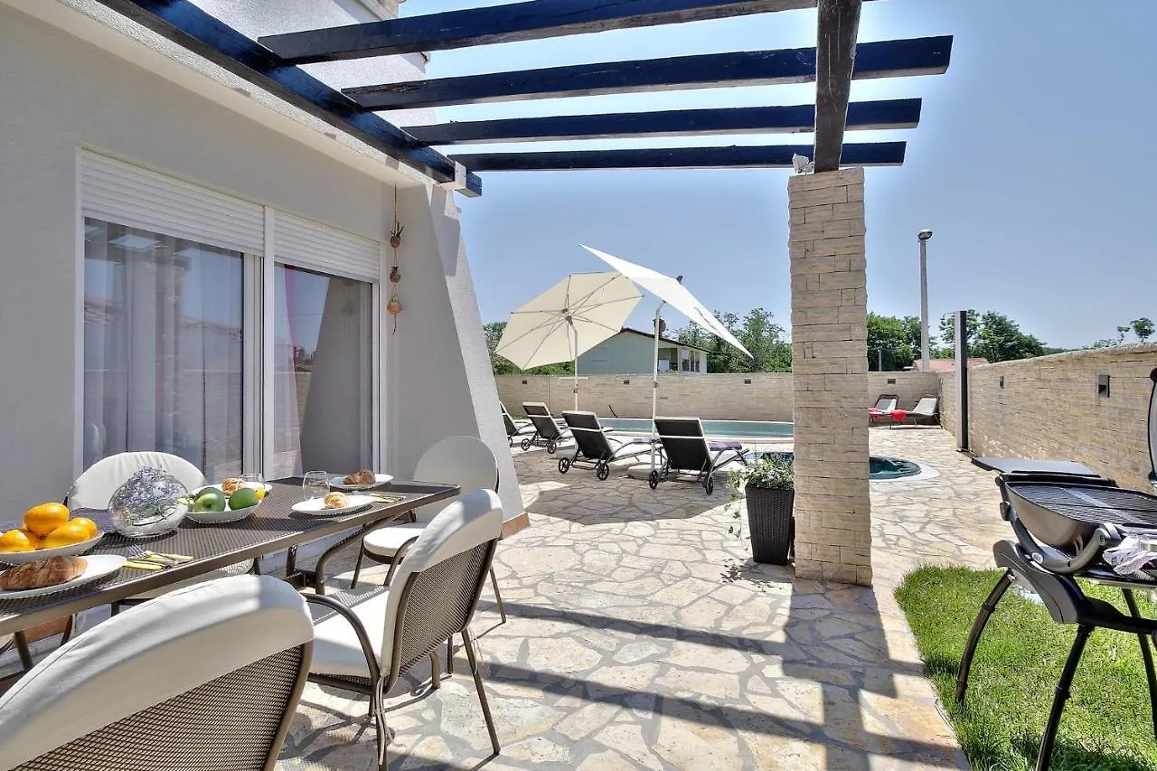 Casa Siesta Villa Murine 0*,  Croatia